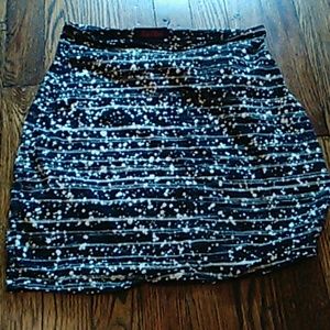 Black and white "splatter paint" tube skirt